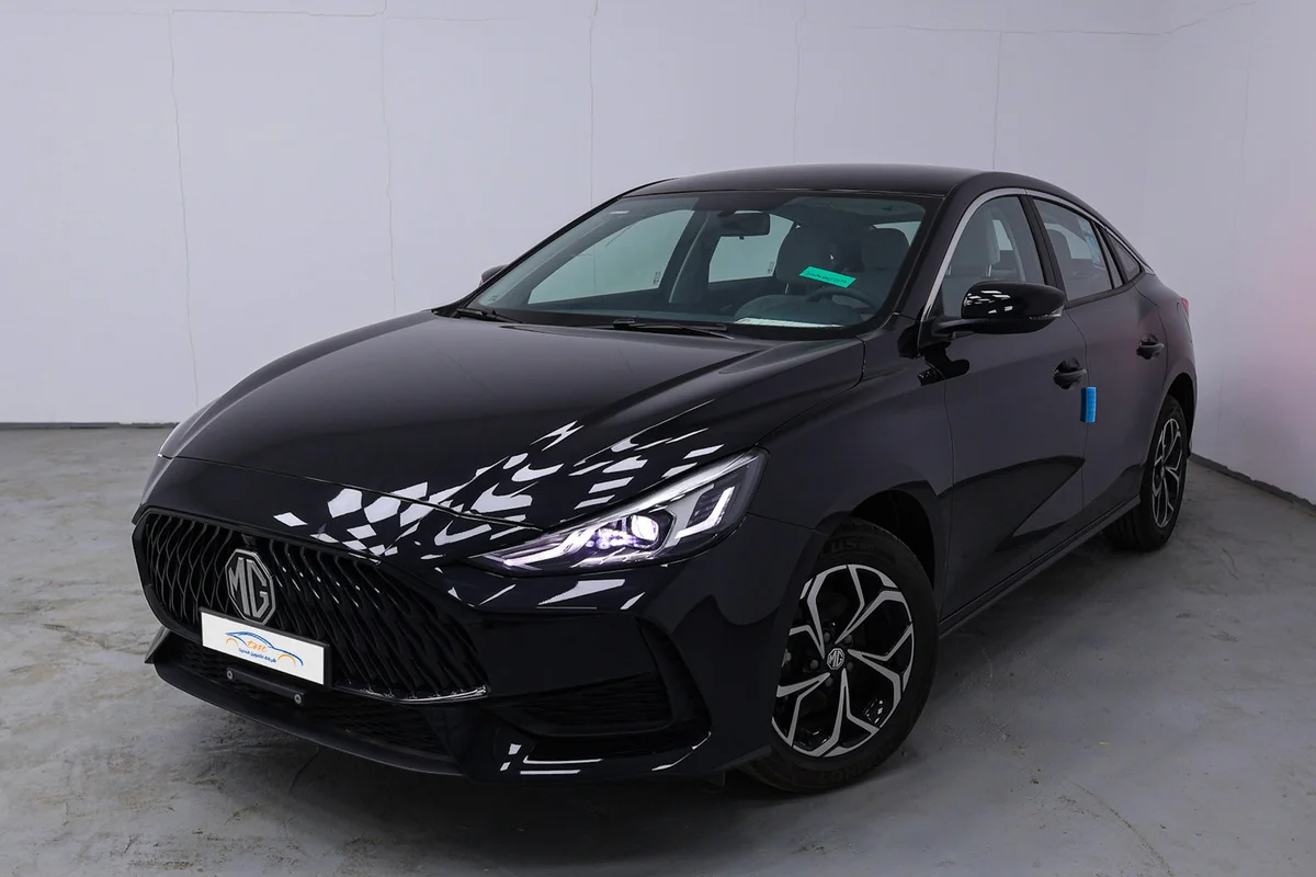 MG GT STD 1.5 2024