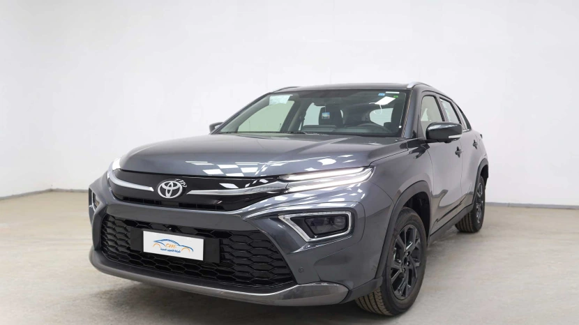 تويوتا اوربان كروزر XLE 2026